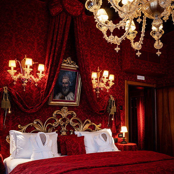 DOGE'S ROOM